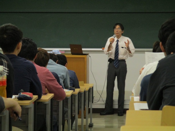 中央大学理工学部で講義しています。